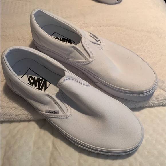 Vans Shoes - 💗 NWT White vans slip on
